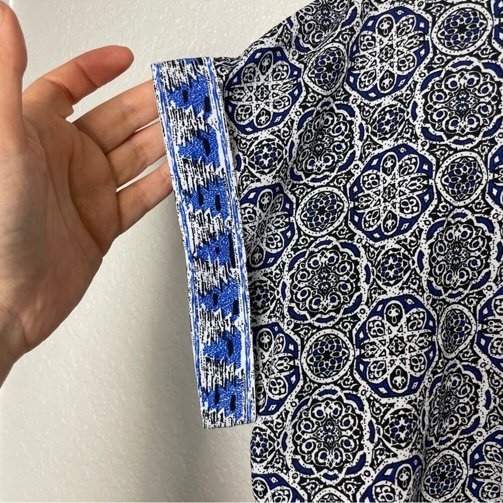 CYNTHIA ROWLEY Lightweight Blue Patterned Women's Top w/ Back Slit Size M - Picture 6 of 7
